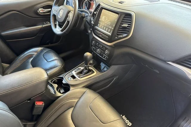 Used 2016 Gray Jeep High Altitude image 18