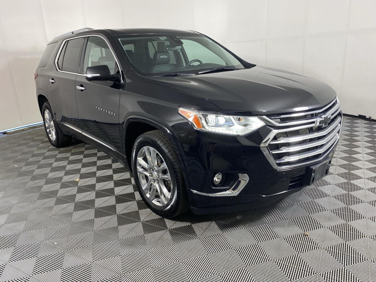 Used 2020 Mosaic Black Metallic Chevrolet High Country image 11