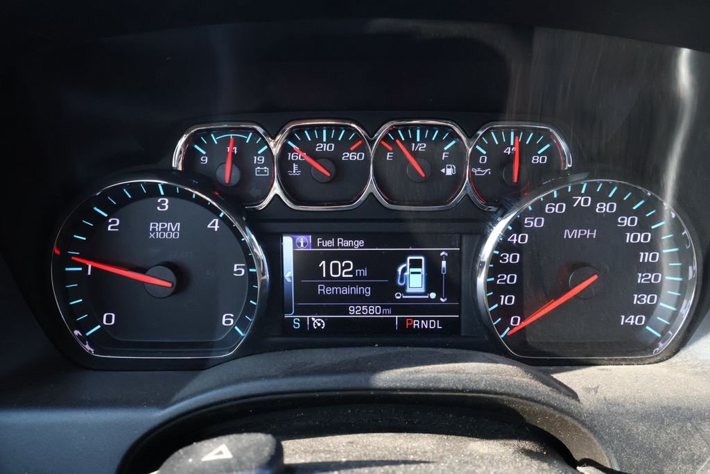Used 2018 GRAPHITE METALLIC Chevrolet LT image 18