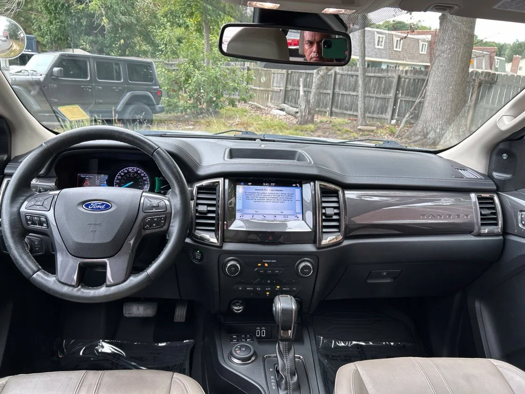 Used 2019 White Ford Lariat image 29