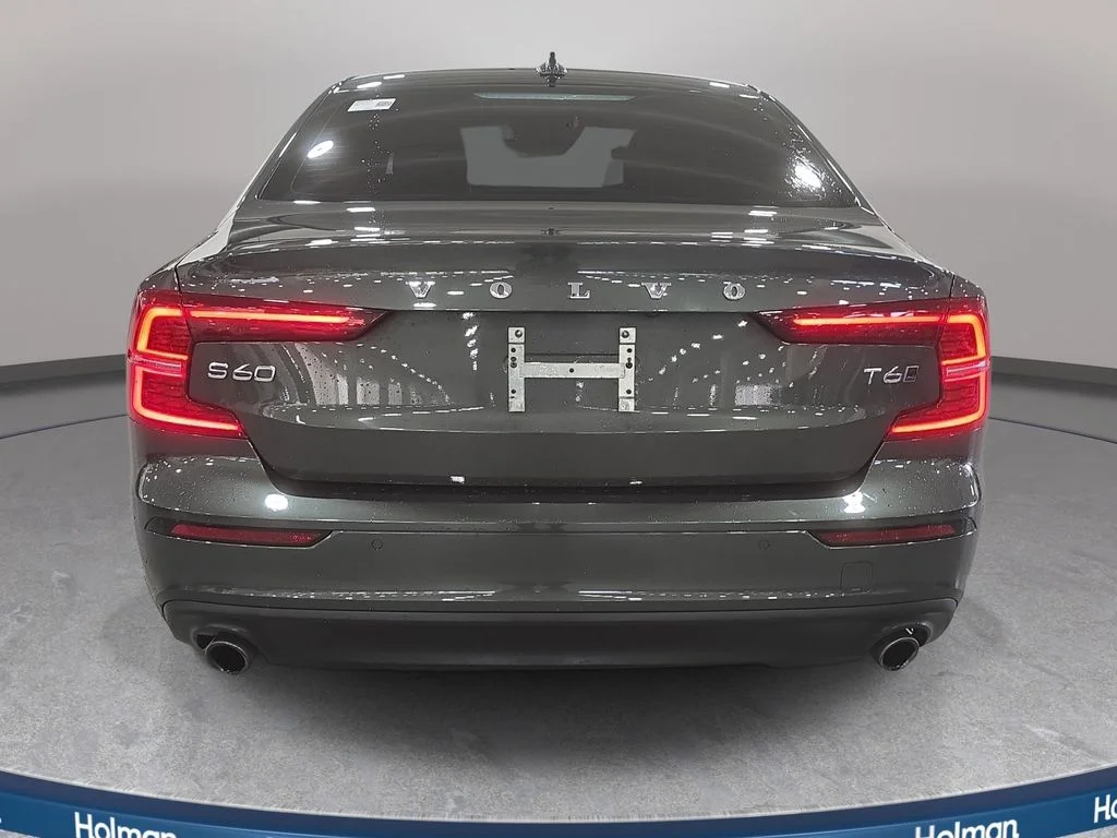 Used 2020 Pine Gray Metallic Volvo T6 Momentum image 7