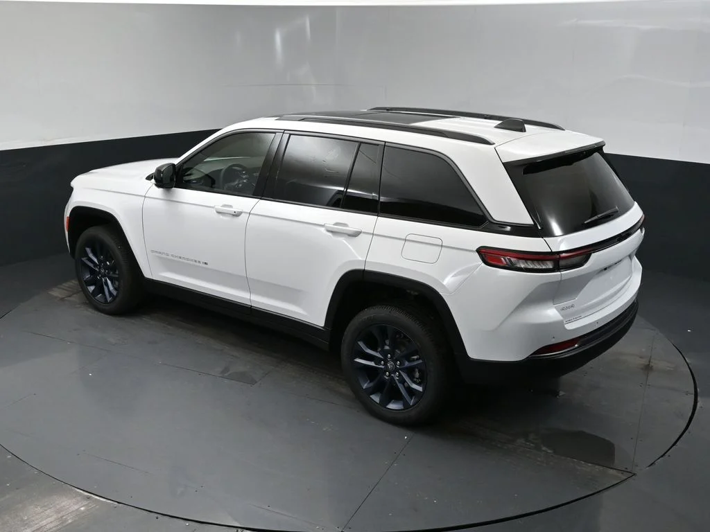 New 2026 Bright White Clearcoat Jeep  image 56