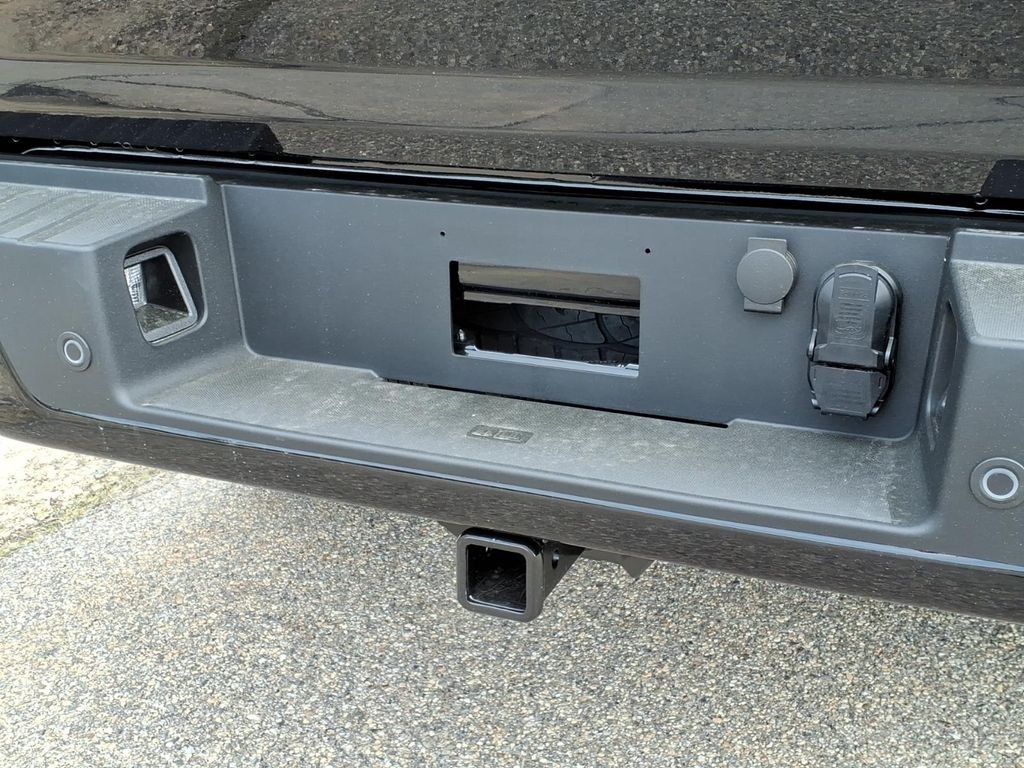 New 2026 Agate Black Metallic Ford XLT image 7