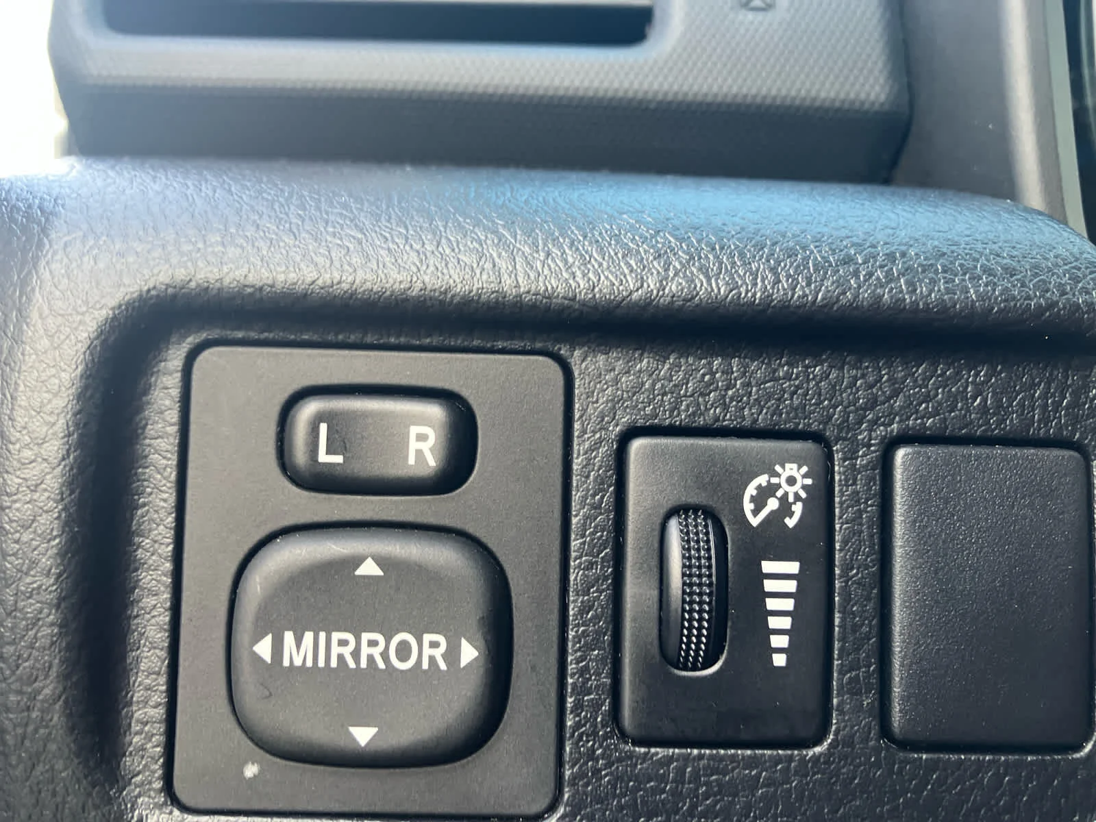 Used 2017 Super White Toyota SR5 Premium image 12