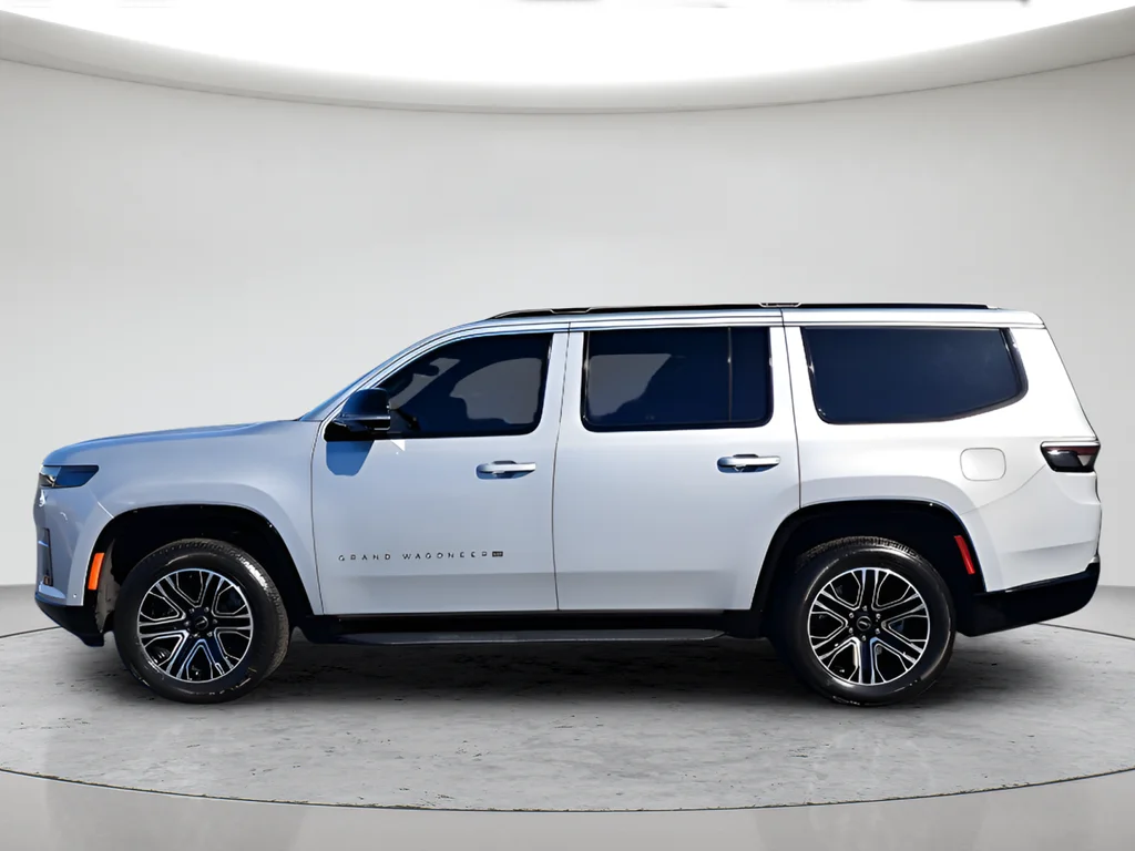 New 2026 Silver-Zynith Exterior Paint Jeep  image 2