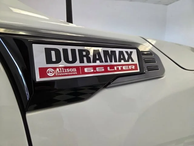 Used 2025 Summit White GMC AT4 image 20