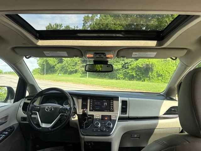 Used 2019 Silver Toyota XLE image 14
