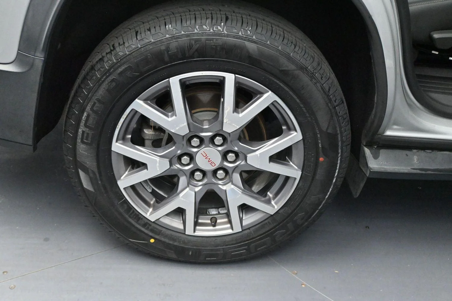 Used 2020 Quicksilver Metallic GMC SLT image 37