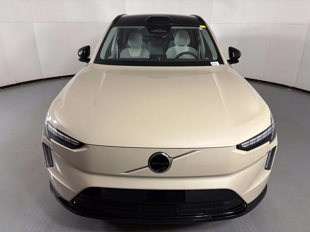 Used 2025 Beige Volvo Twin Motor Performance Ultra image 3