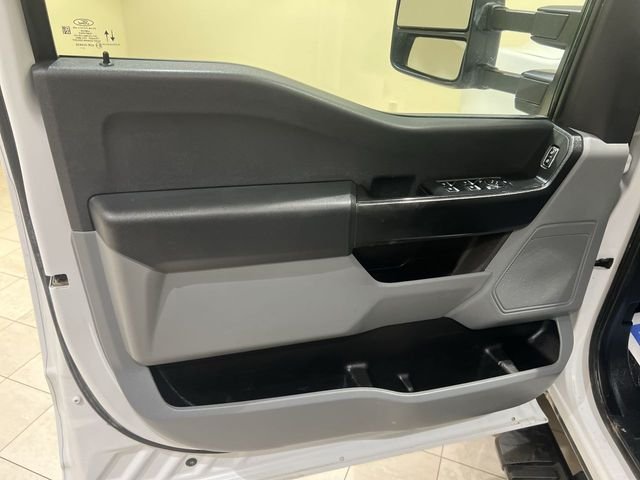 Used 2025 White Ford XL image 17