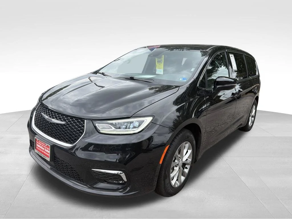 Used 2026 Black Chrysler Limited image 3