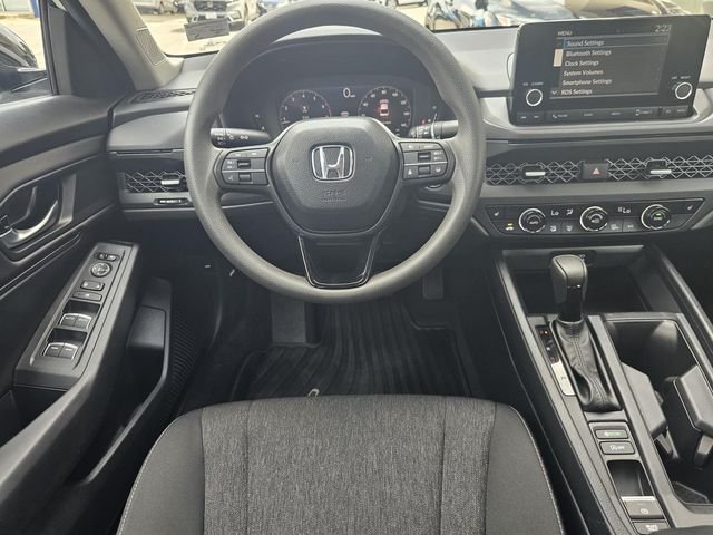 Used 2025  Honda SE image 18