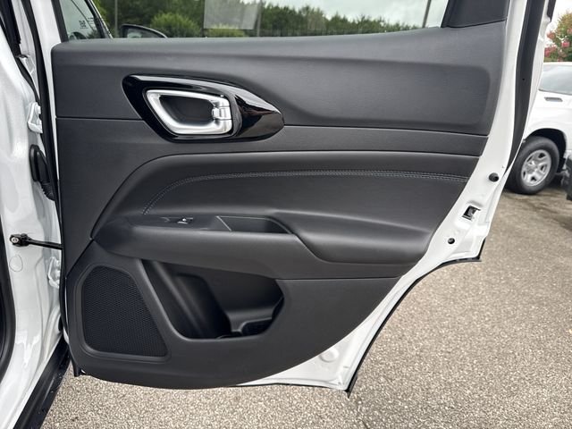 New 2026 White/off-white Jeep Latitude image 16