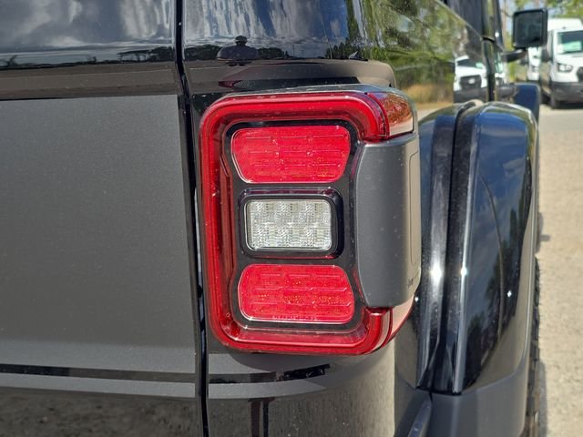 New 2026 Black Clear-Coat Exterior Paint Jeep Shadow Ops image 8