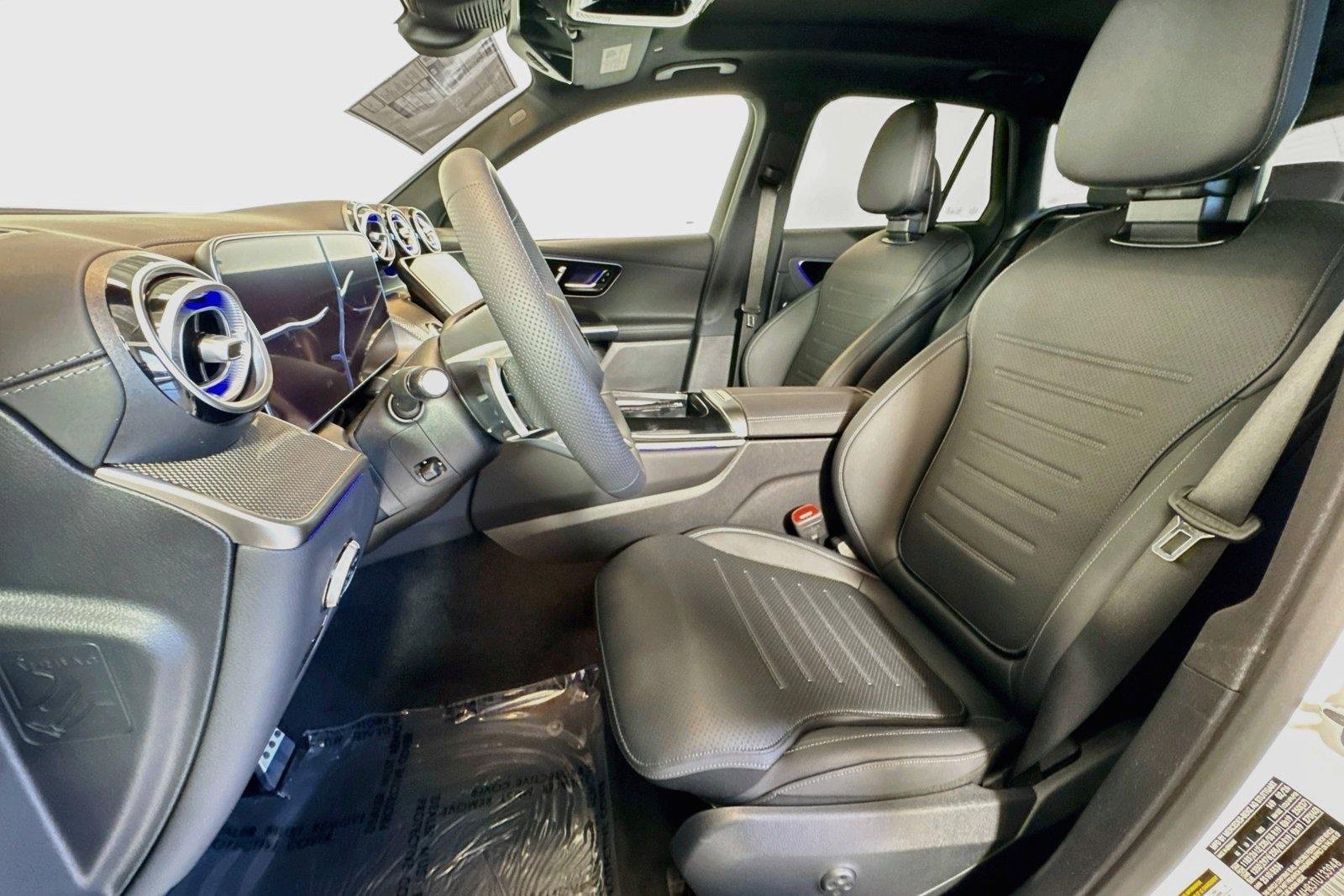 New 2026 Polar White Mercedes-Benz GLC 300 image 18