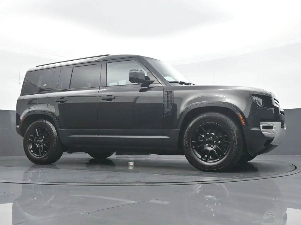 Used 2024 Black Land Rover S image 32