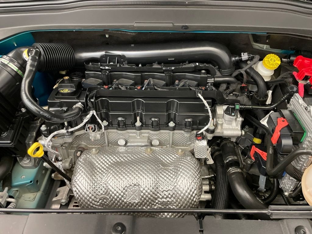 Certified Used 2021 Bikini Metallic Clearcoat Jeep Latitude image 30
