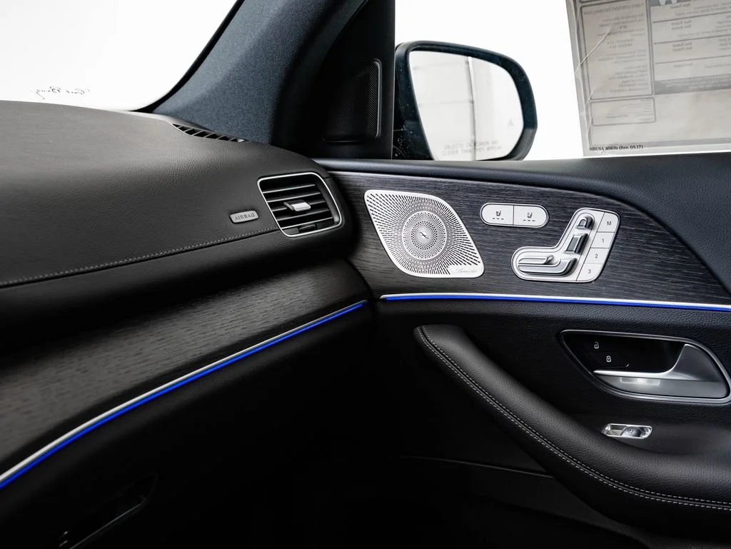 New 2026 Manufaktur Signature Silicon Gray Mercedes-Benz GLS 450 image 44
