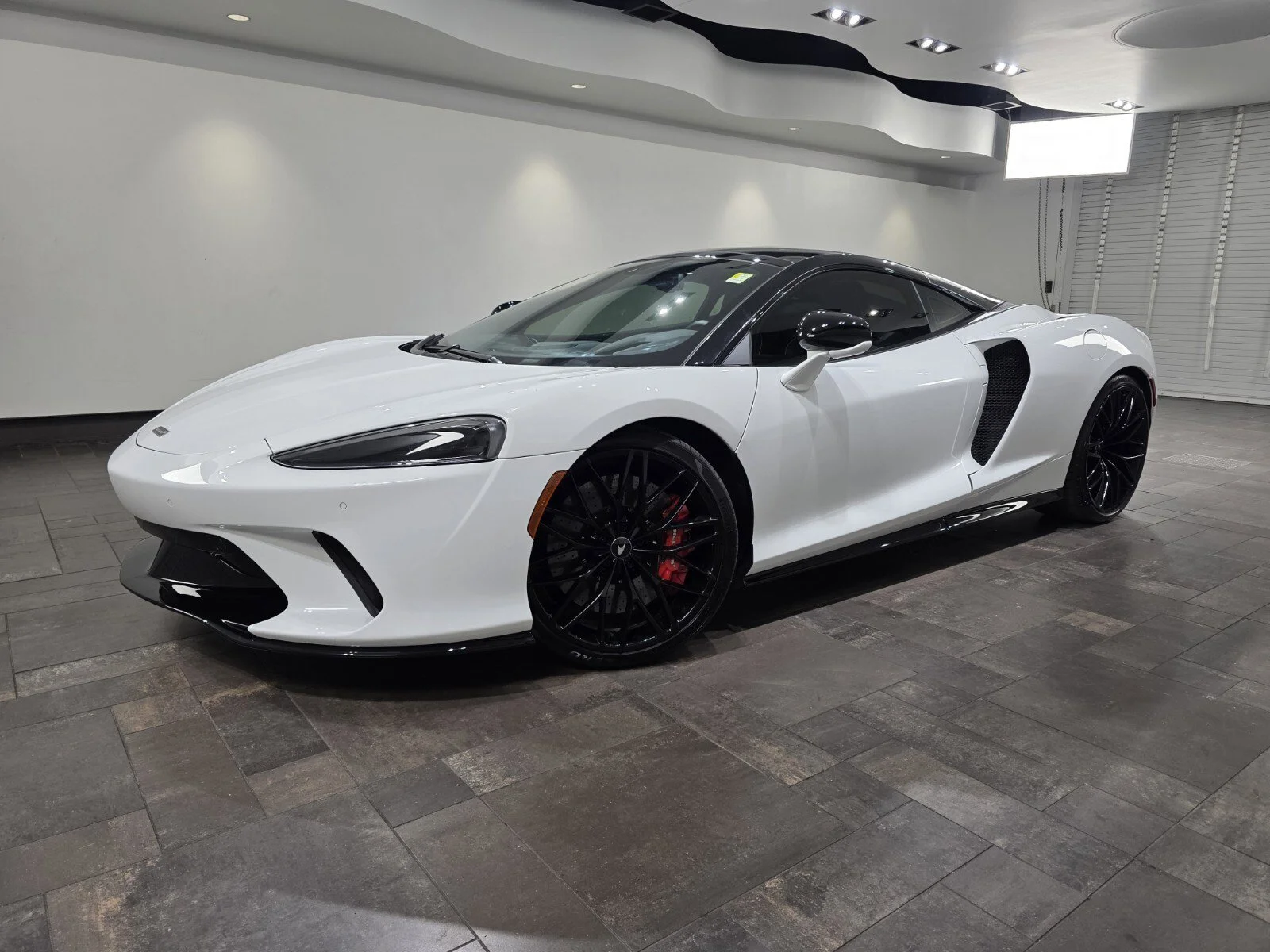2023 McLaren GT -'s photo