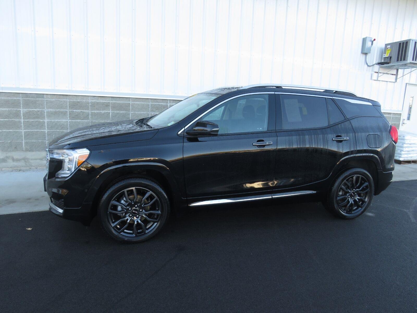 Used 2024 Ebony Twilight Metallic GMC Denali image 11