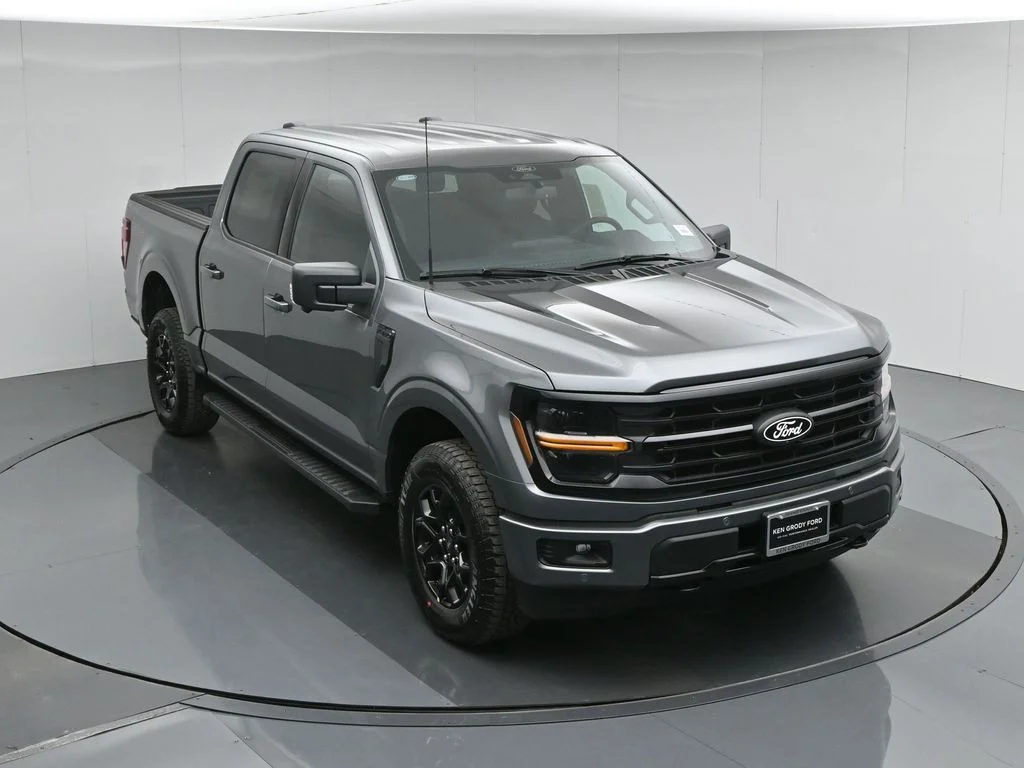 New 2026 Carbonized Gray Metallic Ford XLT image 39