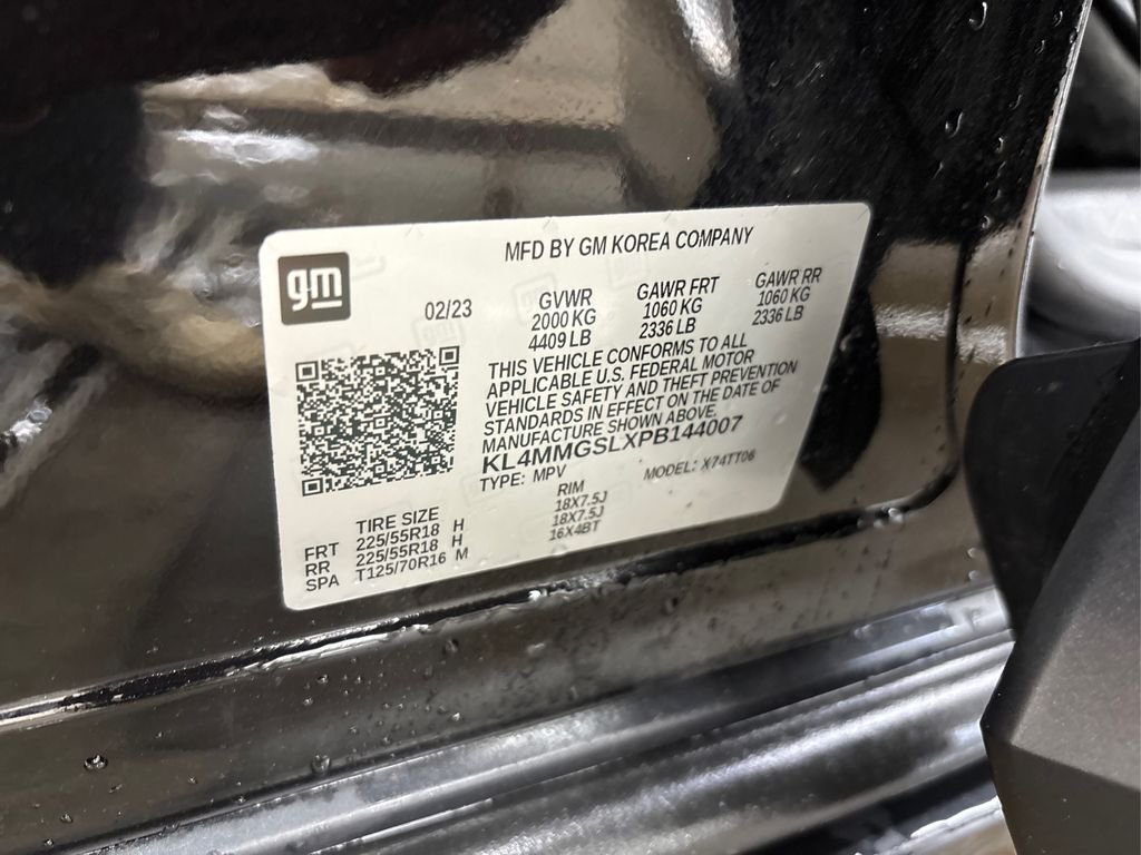 Used 2023 Black Buick Essence image 17