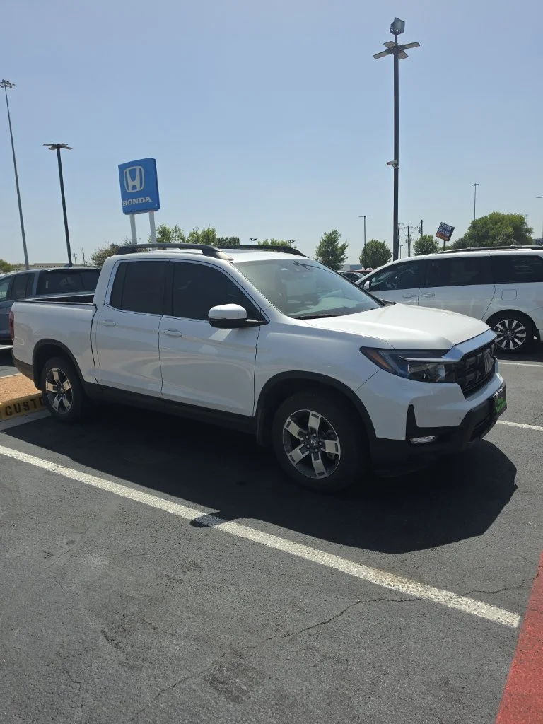 Certified Used 2024 Platinum White Honda RTL image 2