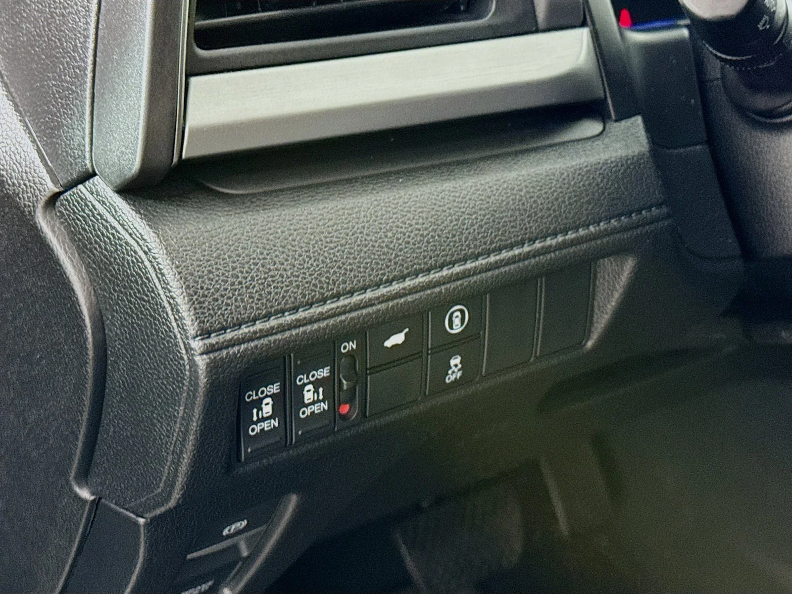 Used 2024  Honda EX-L image 14