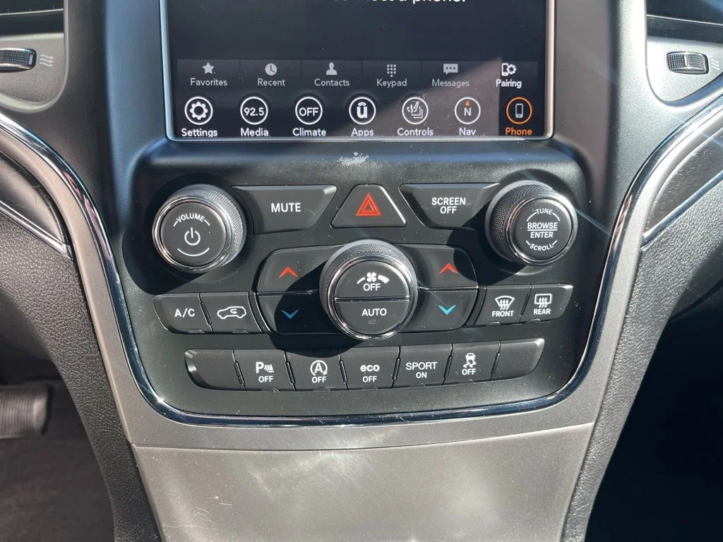 Used 2018 True Blue Jeep Limited image 19