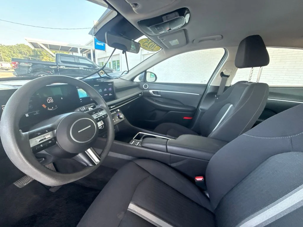 Used 2025 Blue Hyundai SEL image 30