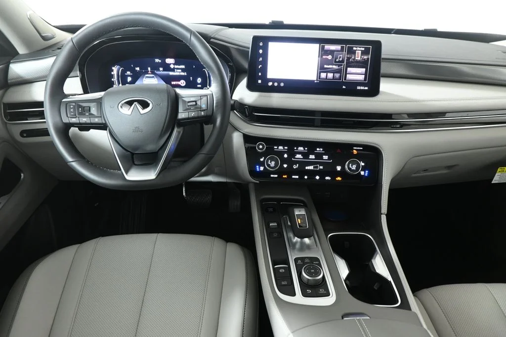 New 2027 Black INFINITI LUXE image 17