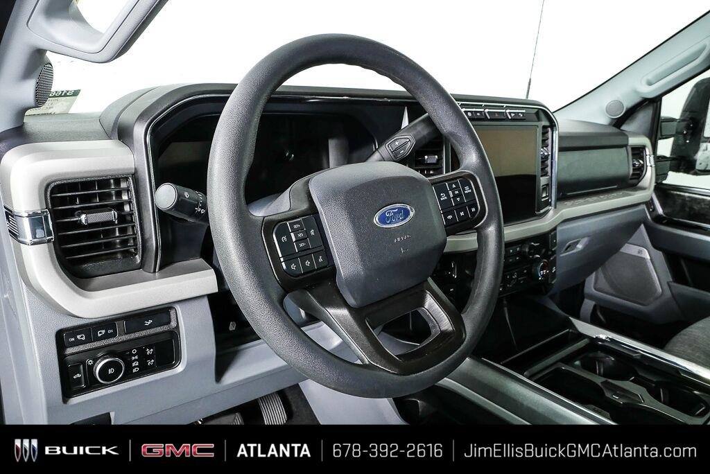 Used 2024 Oxford White Ford XLT image 4