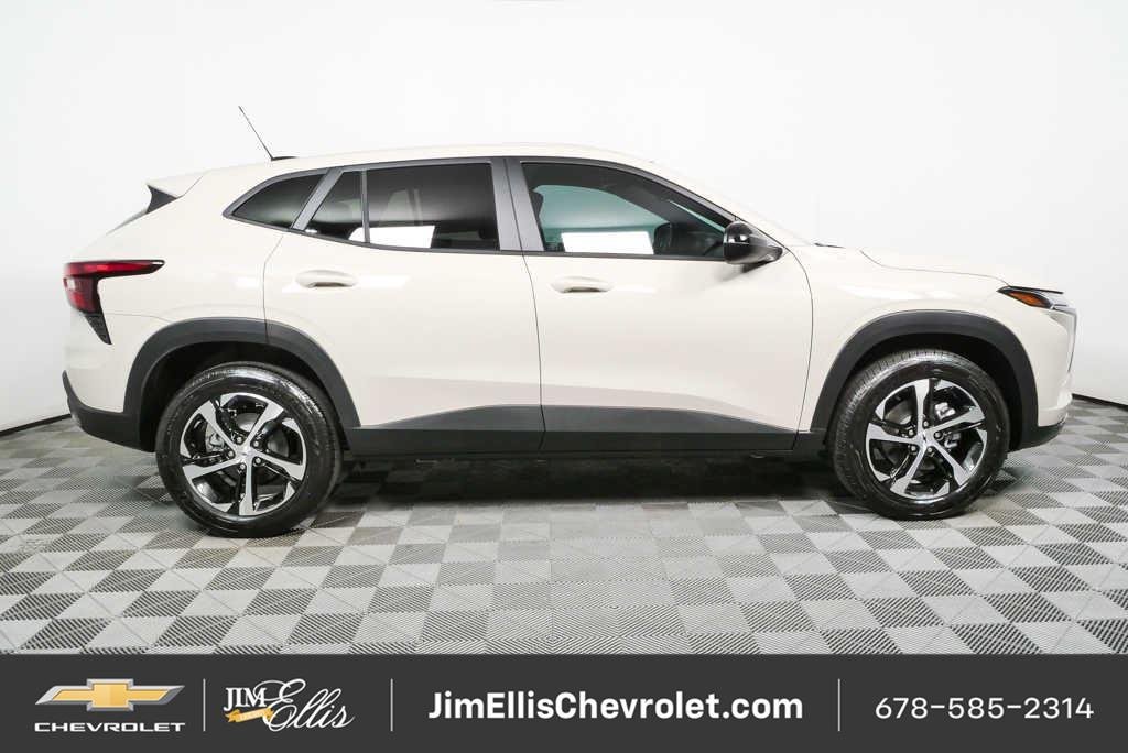 2026 Chevrolet Trax RS - Photo 2