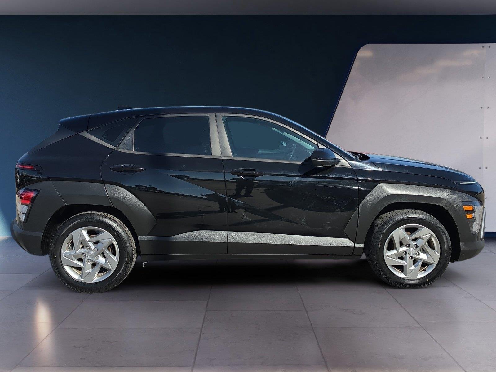 Used 2024 Abyss Black Pearl Hyundai SE image 6