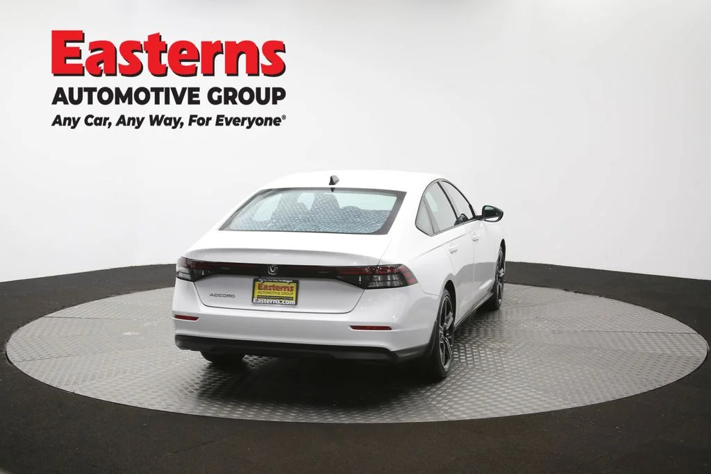 Used 2026 White Honda SE image 38