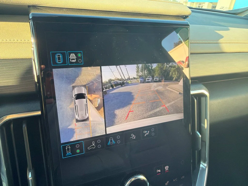 New 2027 Summit White GMC Elevation image 27