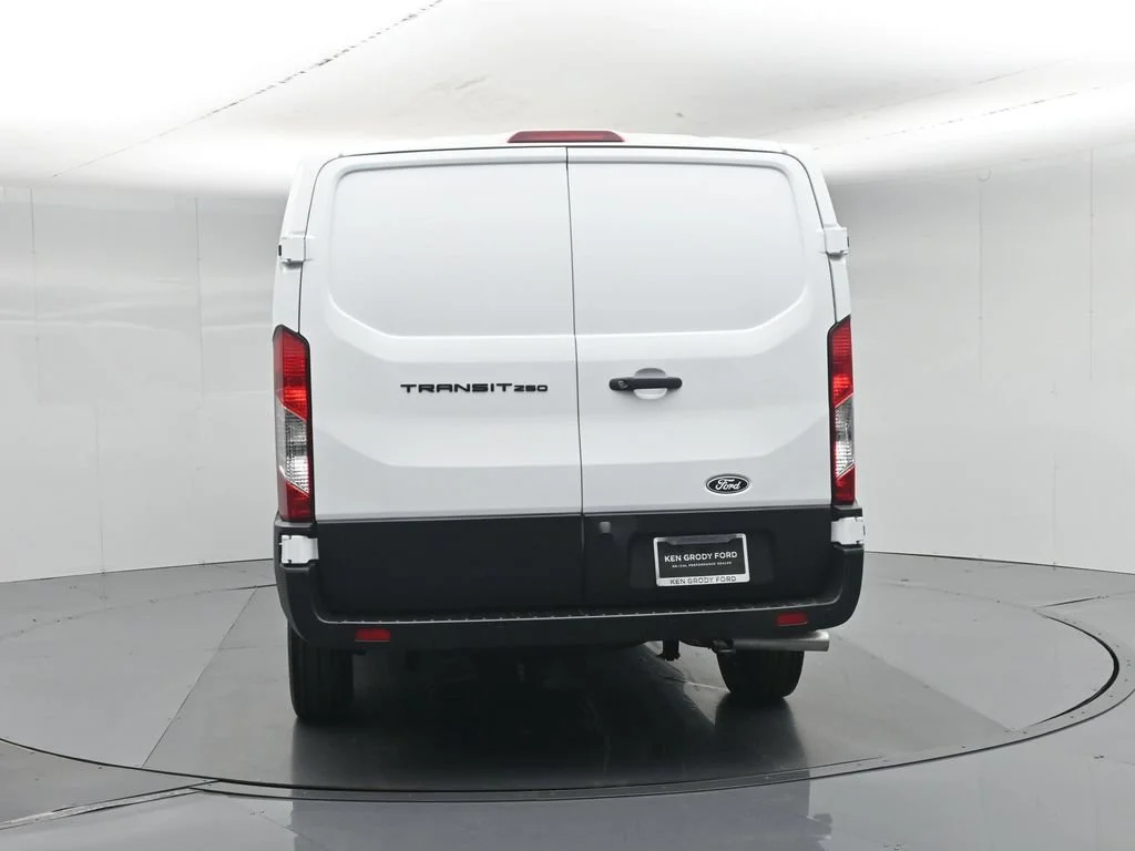 New 2026 Oxford White Ford Base image 50