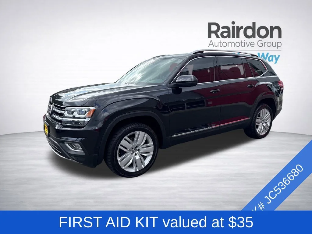 Used 2018 Deep Black Volkswagen 3.6L V6 SEL Premium image 3