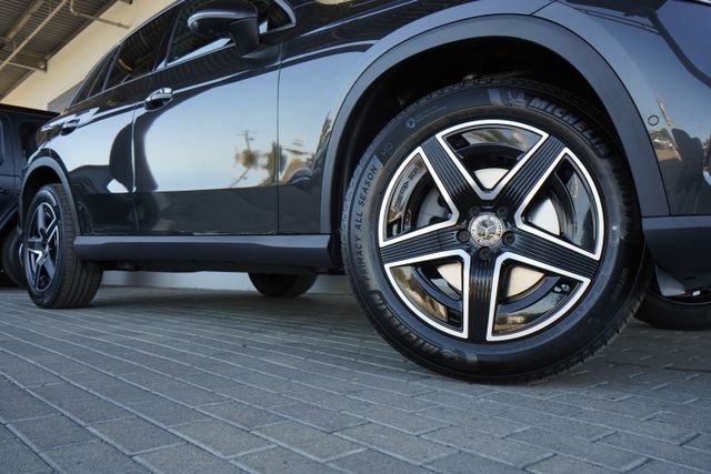 New 2026 Graphite Grey Metallic Mercedes-Benz GLC 300 image 10