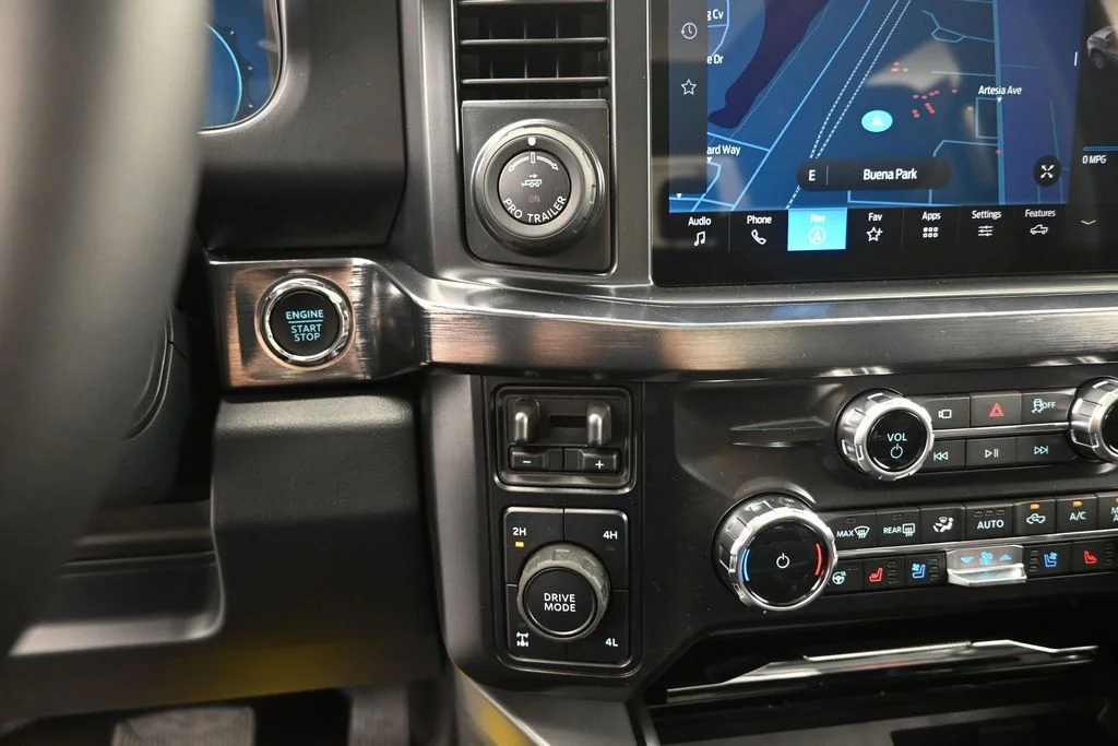 New 2026 Glacier Gray Metallic Tri-Coat Ford Lariat image 19