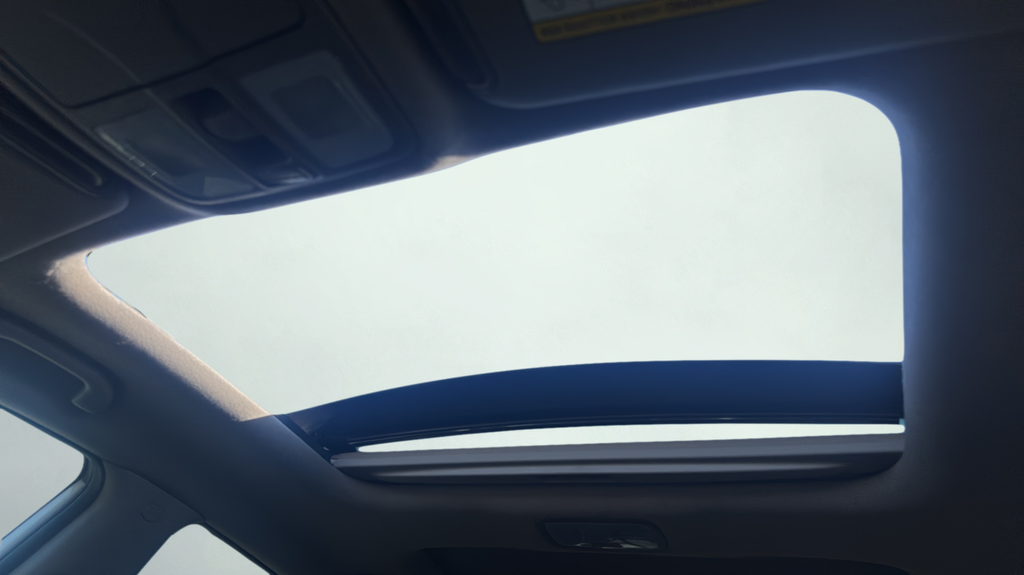 Used 2015 White Hyundai Limited image 17