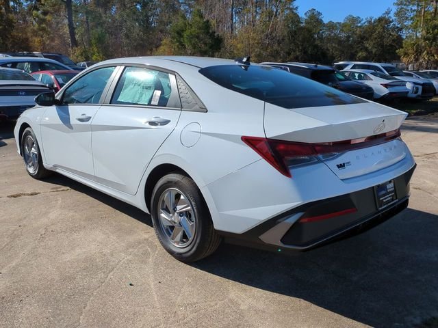 New 2026 White Hyundai SE image 32