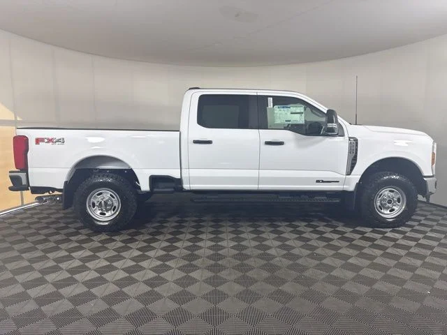 New 2026 Oxford White Ford XL image 2