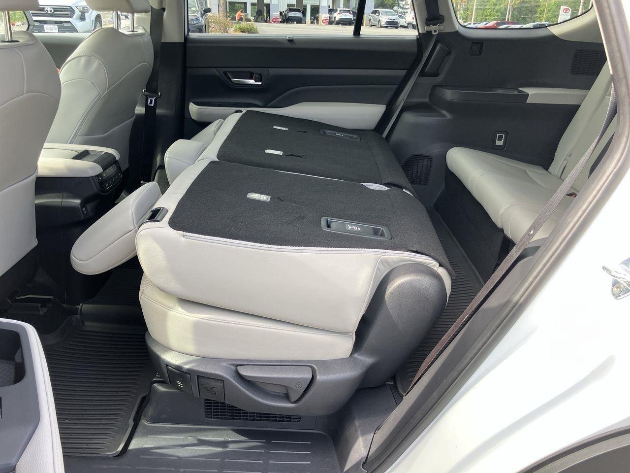 Used 2025 White (Wind Chill Pearl) Toyota Limited image 27