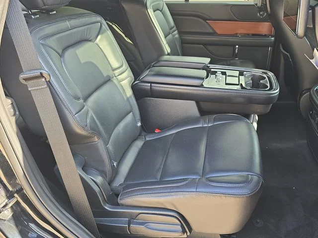 Used 2018 Black Velvet Lincoln Reserve image 37