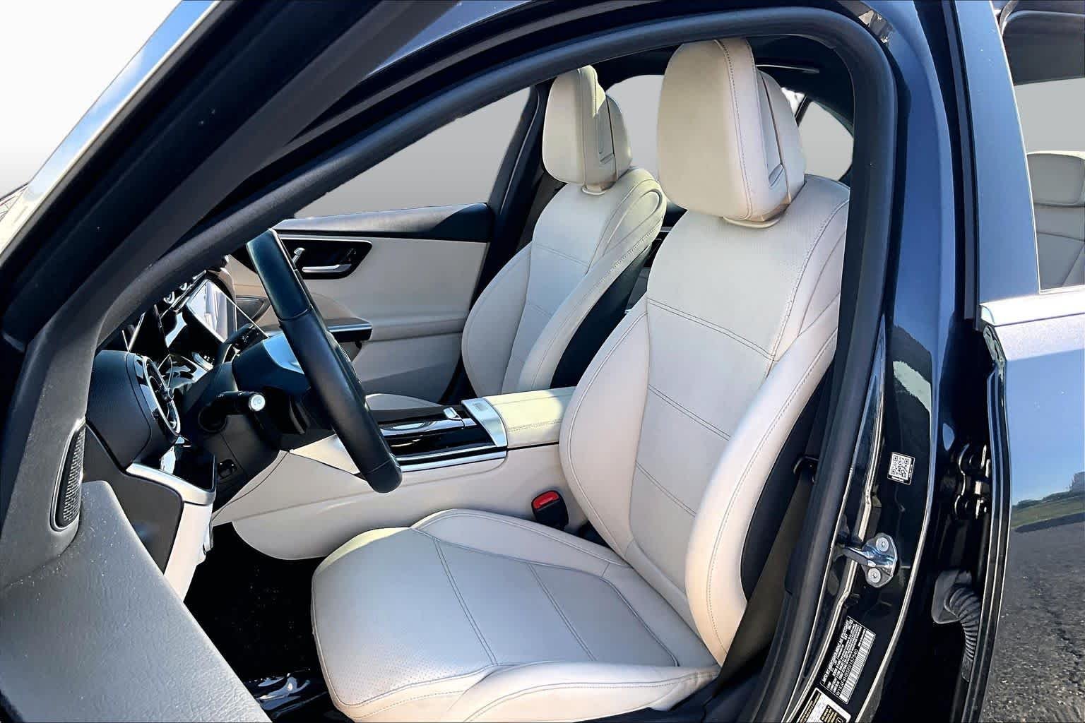 Pre-Owned 2024 Mercedes-Benz C 300