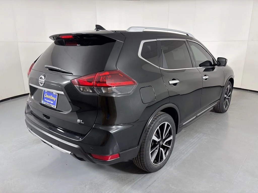 Used 2019 Black Nissan SL image 8