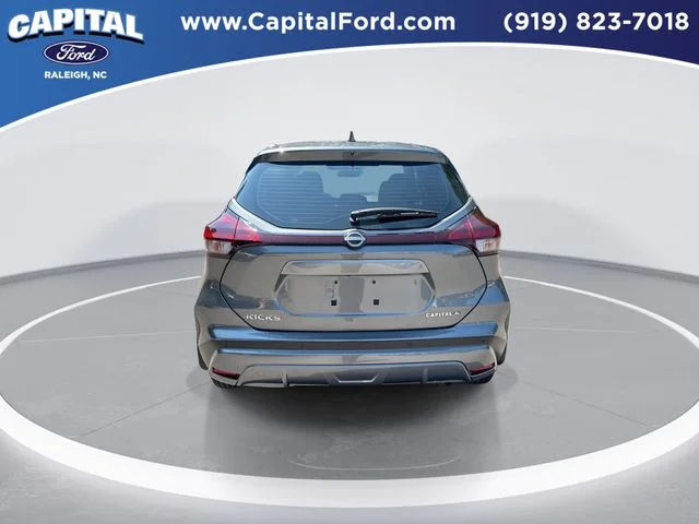 Used 2025 Gray Nissan S image 7