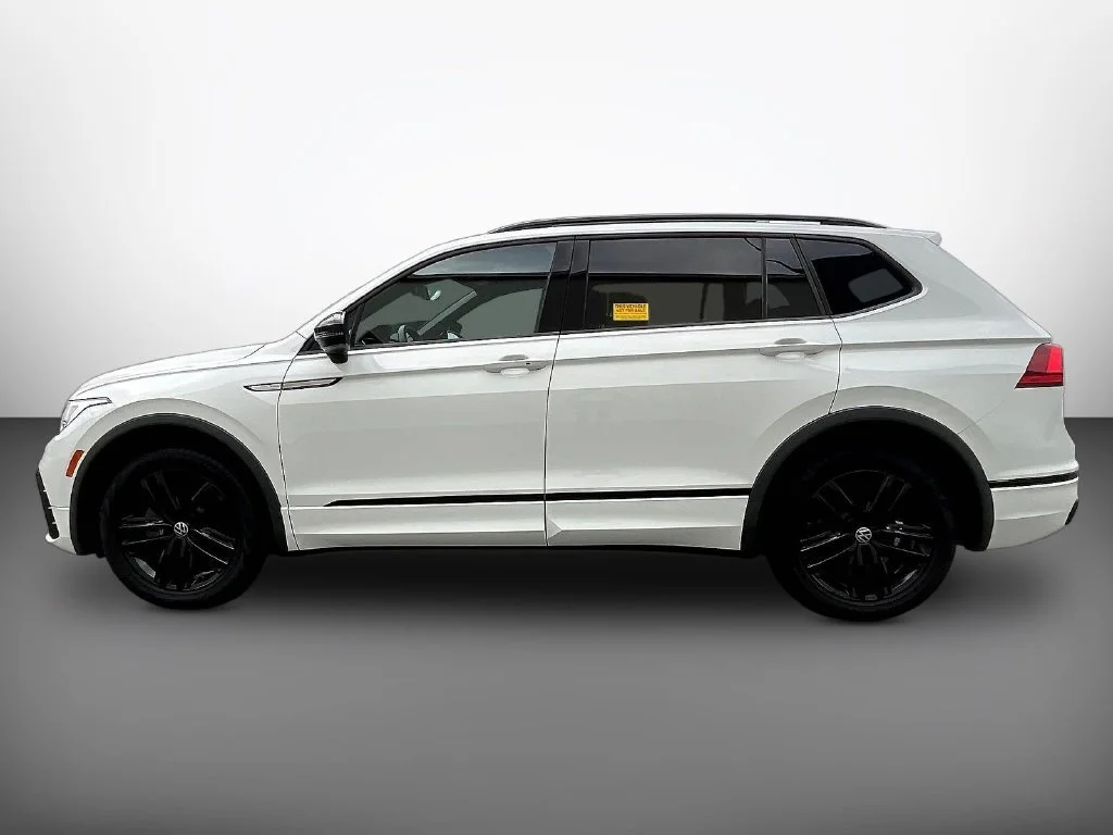 Used 2022 Pure White Volkswagen 2.0T SE R-Line Black image 4