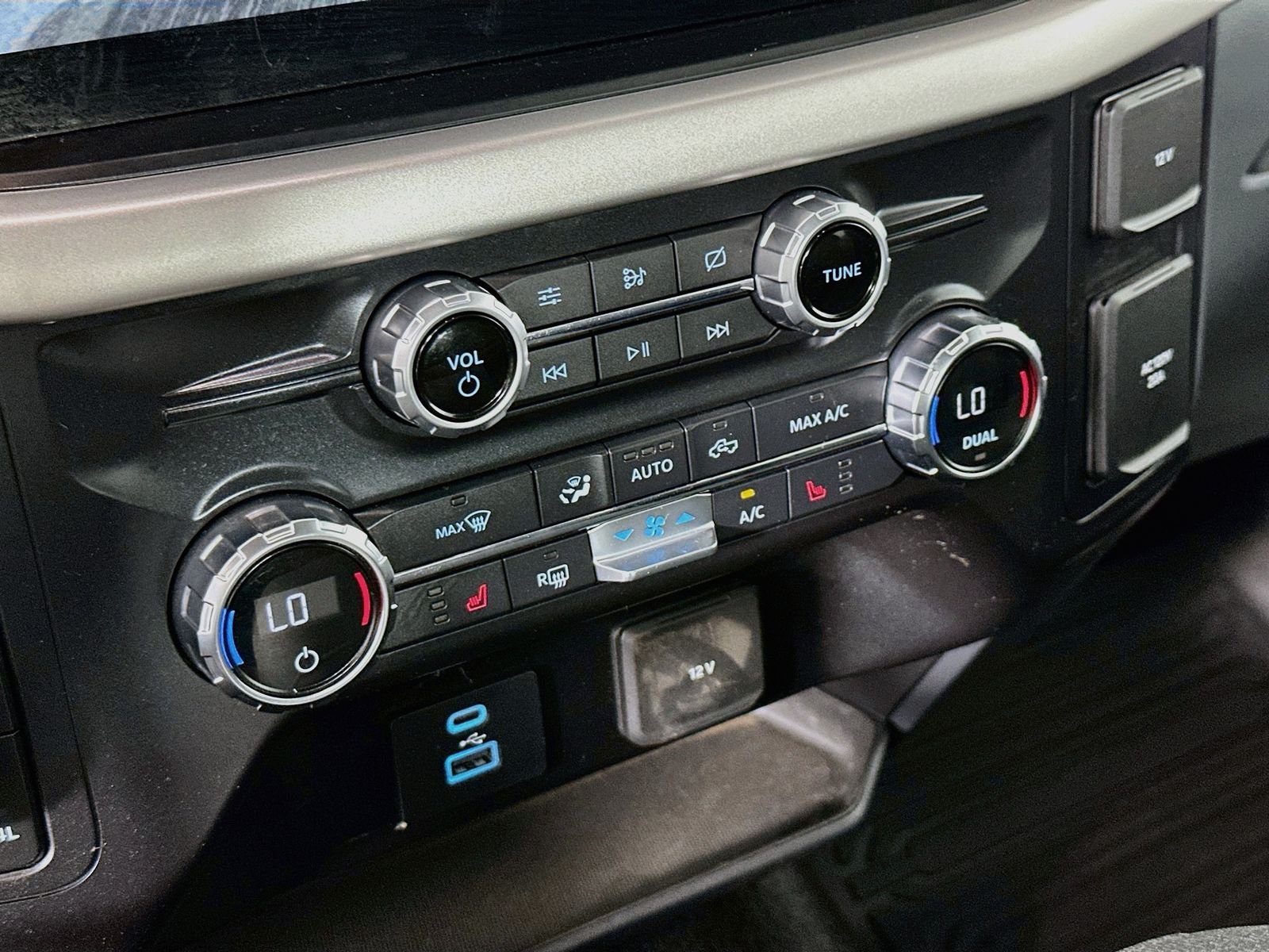 Used 2021 Gray Metallic Ford XLT image 16
